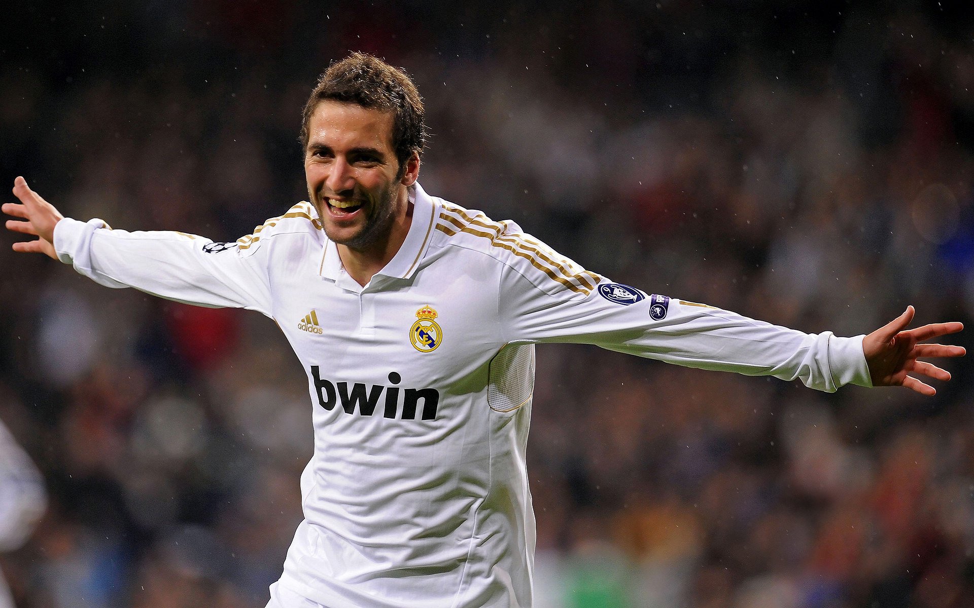 世界杯：官方“球迷护照”首次启用 通关便利获广泛好评