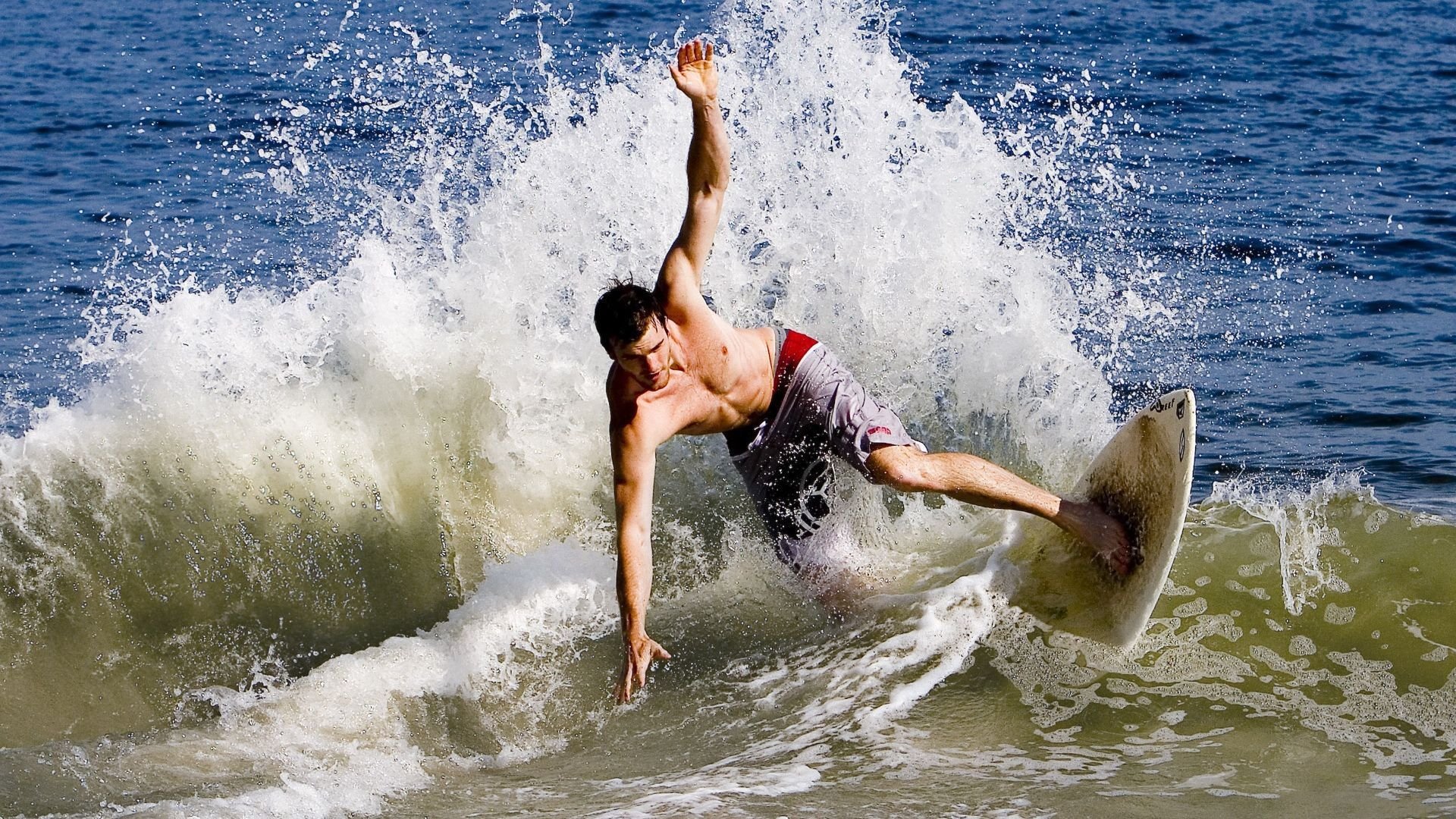 欧冠八强对阵：拜仁VS曼城、阿森纳VS利物浦、米兰VS国米、阿贾克斯VS本菲卡